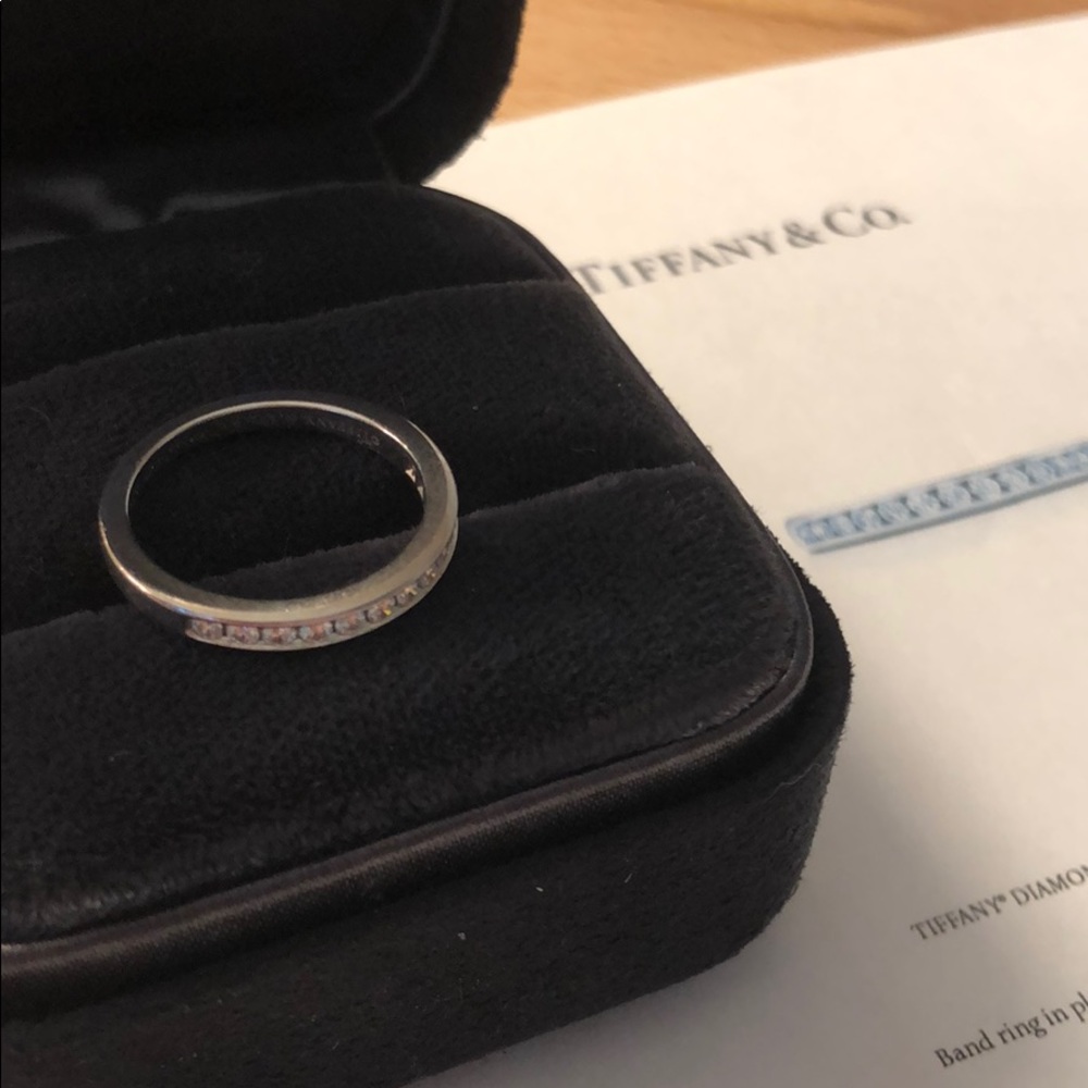 Tiffany & Co. platinum and diamond wedding band - Picture 7 of 7